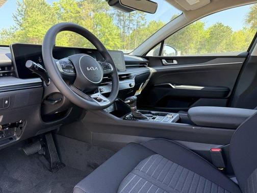 2025 Kia K5 LXS