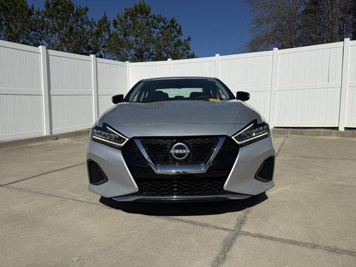 2023 Nissan Maxima SV