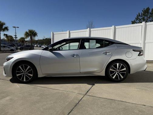 2023 Nissan Maxima SV