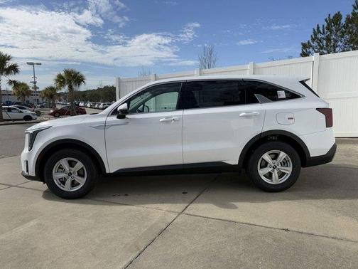 2025 Kia Sorento LX