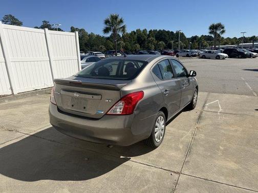 2013 Nissan Versa 1.6 SV