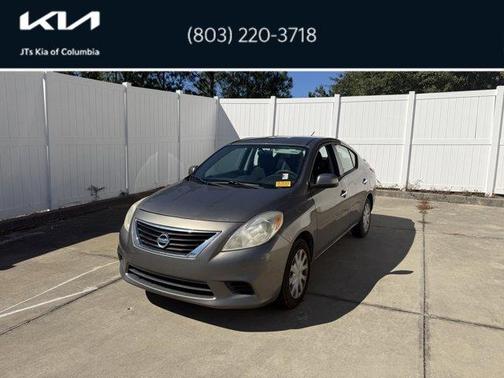 2013 Nissan Versa 1.6 SV