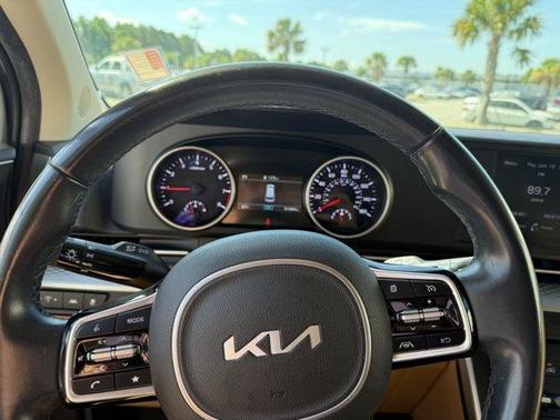 2022 Kia Carnival LXS