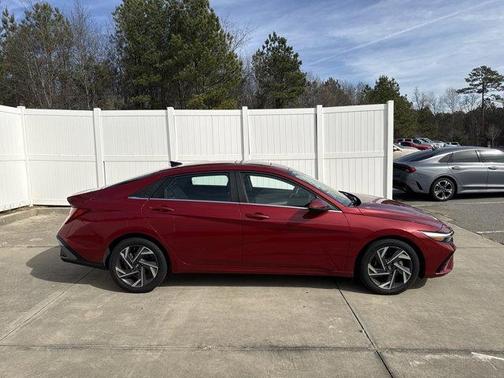 2025 Hyundai ELANTRA Limited
