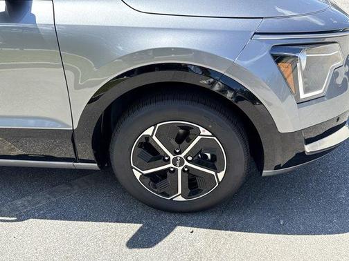 2025 Kia Niro SX