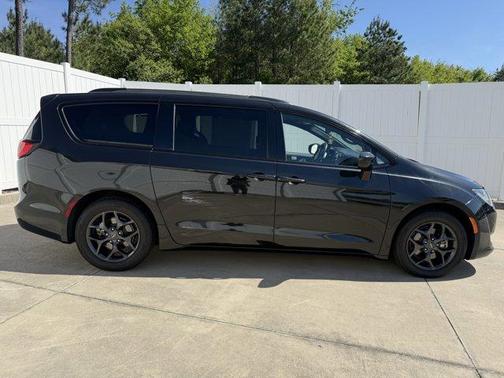 2018 Chrysler Pacifica Touring-L Plus
