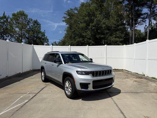 2023 Jeep Grand Cherokee L Laredo