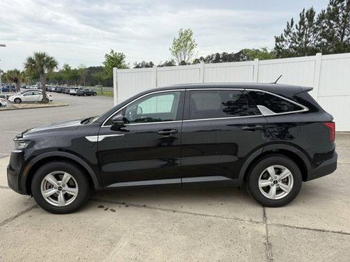 2022 Kia Sorento LX