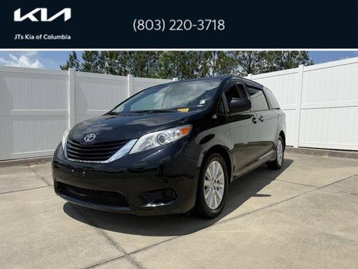 2016 Toyota Sienna LE