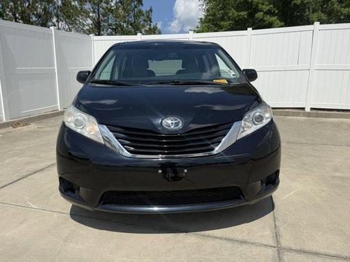 2016 Toyota Sienna LE