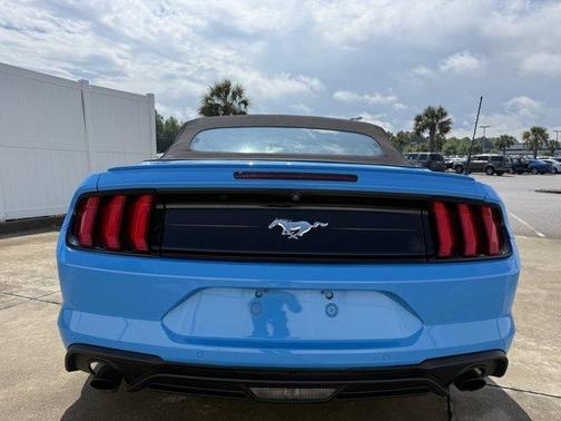 2022 Ford Mustang EcoBoost