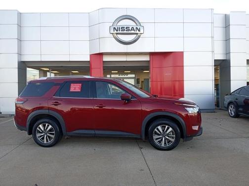 2023 Nissan Pathfinder SL