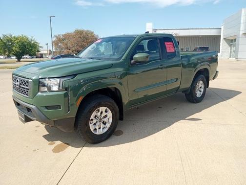 2024 Nissan Frontier SV