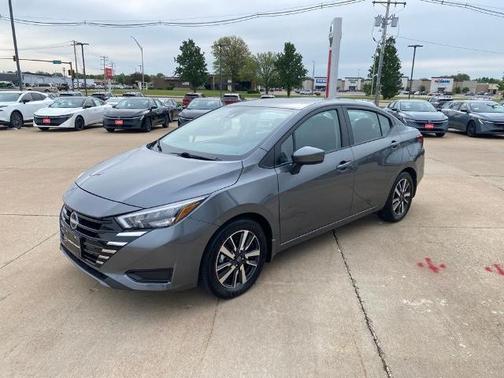 Gun Metallic 2025 Nissan Versa 1.6 SV