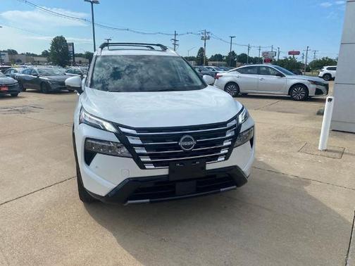 Everest White P 2026 Nissan Rogue Platinum