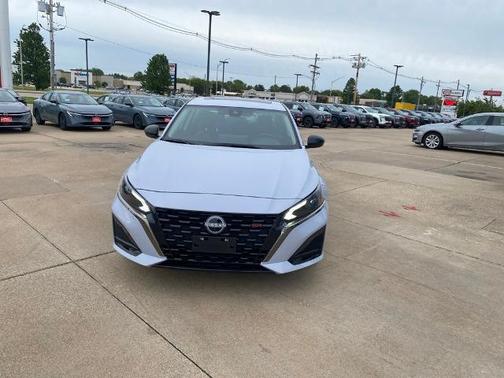 Gray Sky Pearl 2025 Nissan Altima SR
