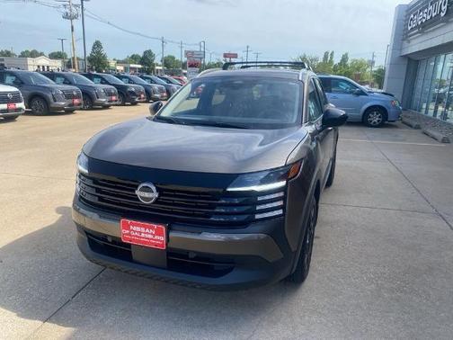 Canyon Bronze M 2026 Nissan Kicks SV