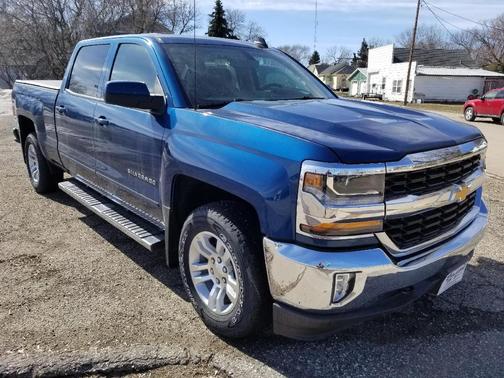 Photo 1 of 3 of 2018 Chevrolet Silverado 1500 LT