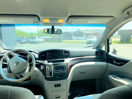 2014 Nissan Quest SV