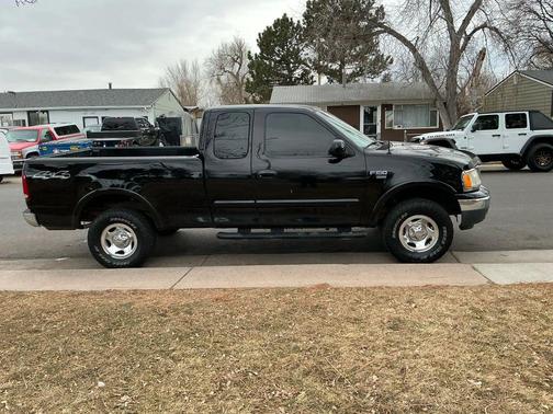 2000 Ford F-150 Long Bed 4D