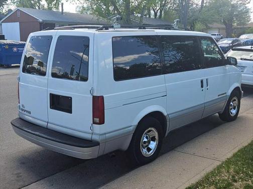 2000 GMC Safari SL