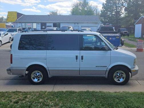2000 GMC Safari SL