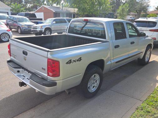 Bright Silver Metallic Clearcoat 2005 Dodge Dakota SLT Quad Cab