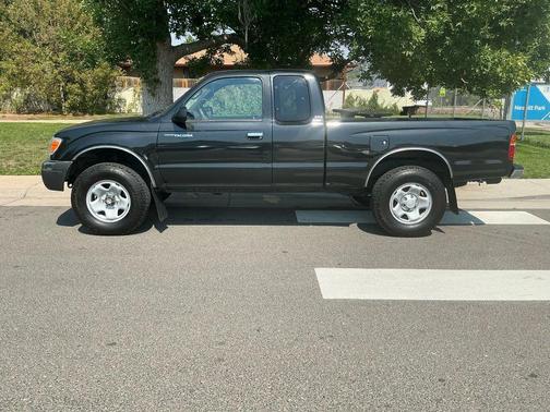 2000 Toyota Tacoma Base