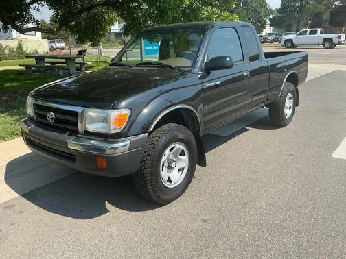 2000 Toyota Tacoma Base