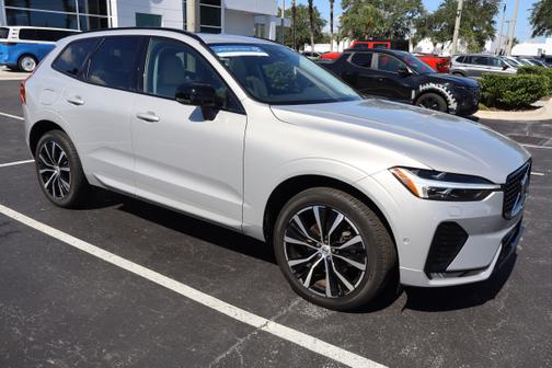 2024 Volvo XC60 B5 Plus Dark