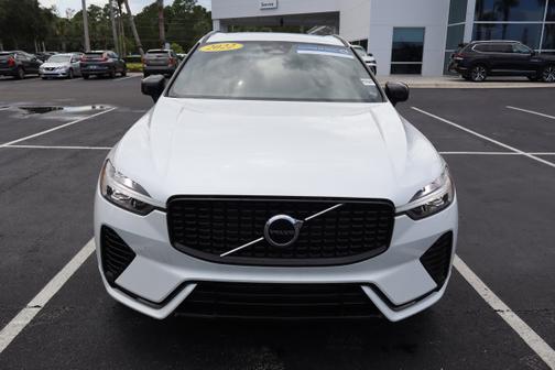 2022 Volvo XC60 Recharge Plug-In Hybrid T8 R-Design Extended Range