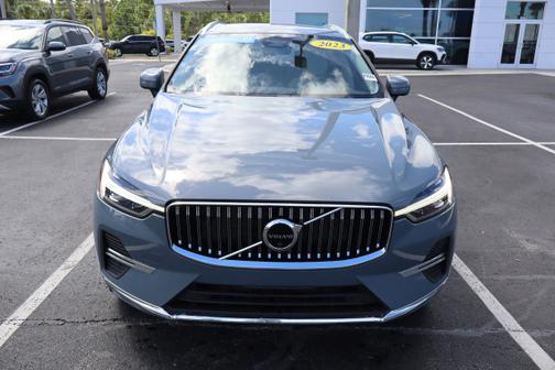 2023 Volvo XC60 B5 AWD Plus Bright