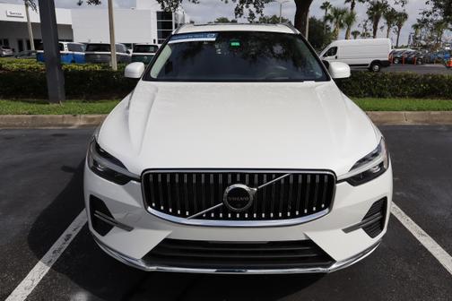 2022 Volvo XC60 B6 AWD Inscription