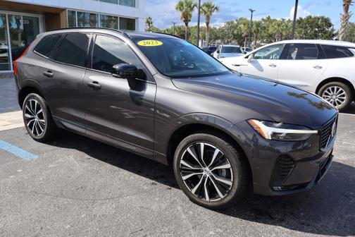 2023 Volvo XC60 B5 FWD Ultimate Dark