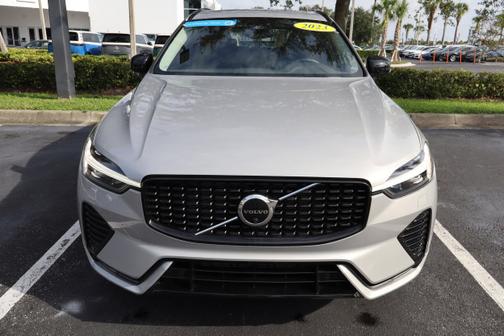 2023 Volvo XC60 B5 FWD Plus Dark