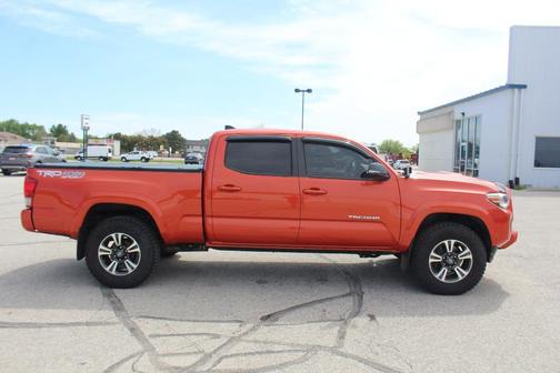 2017 Toyota Tacoma SR5