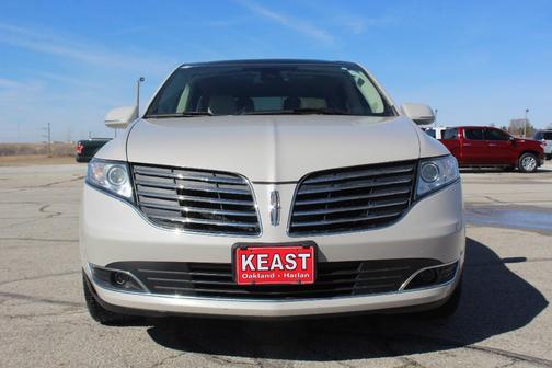 2019 Lincoln MKT Reserve