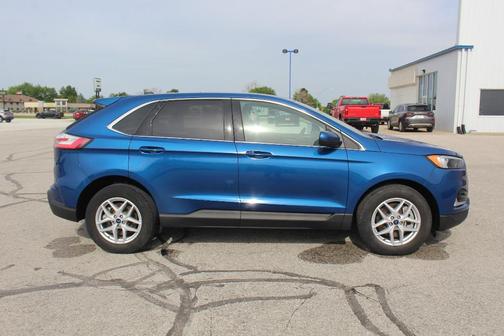 Atlas Blue Metallic 2022 Ford Edge SEL