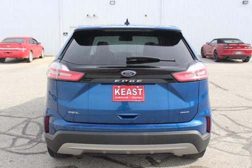 Atlas Blue Metallic 2022 Ford Edge SEL