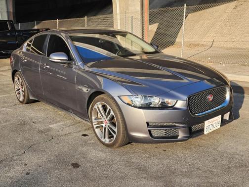 2017 Jaguar XE 35t Premium