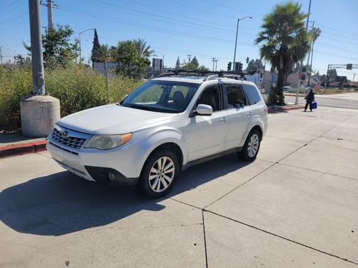 Satin White Pearl 2011 Subaru Forester 2.5 X Limited