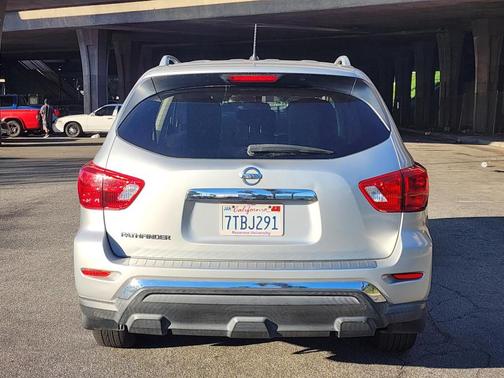 2017 Nissan Pathfinder Platinum