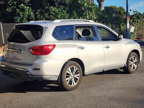 2017 Nissan Pathfinder Platinum