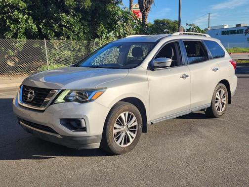 2017 Nissan Pathfinder Platinum