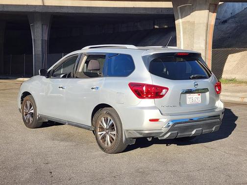 2017 Nissan Pathfinder Platinum