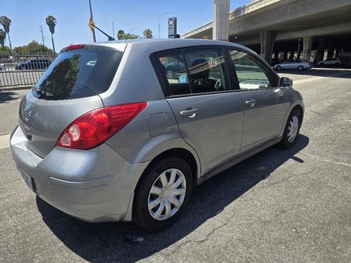 Grey 2011 Nissan Versa 1.8 SL