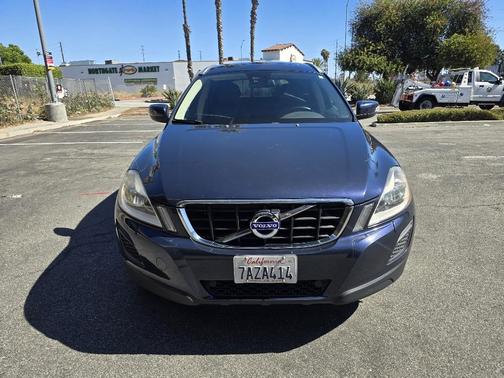 Blue 2013 Volvo XC60 T6