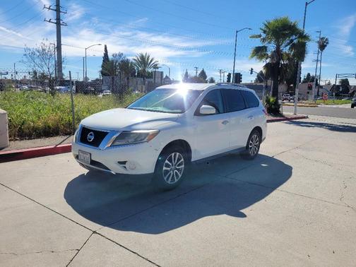 2015 Nissan Pathfinder SV
