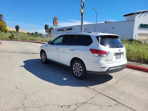 2015 Nissan Pathfinder SV