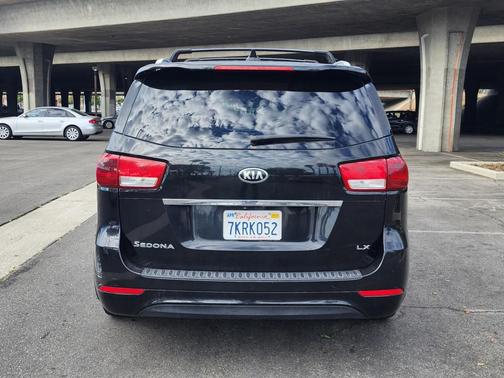 2015 Kia Sedona LX